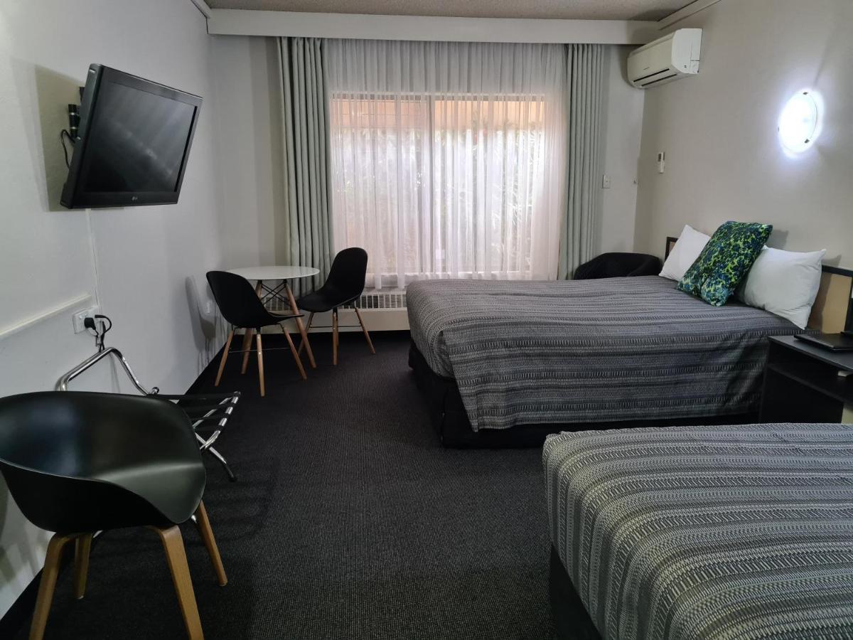 Belconnen Way Hotel & Serviced Apartments Canberra Exterior photo