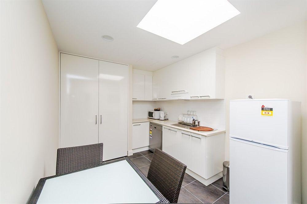 Belconnen Way Hotel & Serviced Apartments Canberra Exterior photo