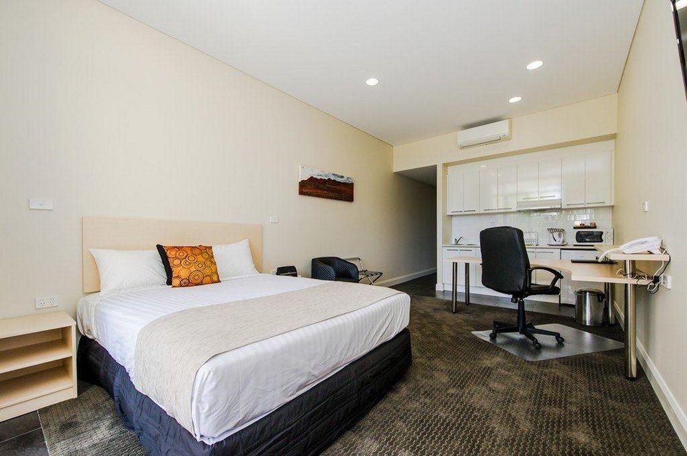 Belconnen Way Hotel & Serviced Apartments Canberra Exterior photo