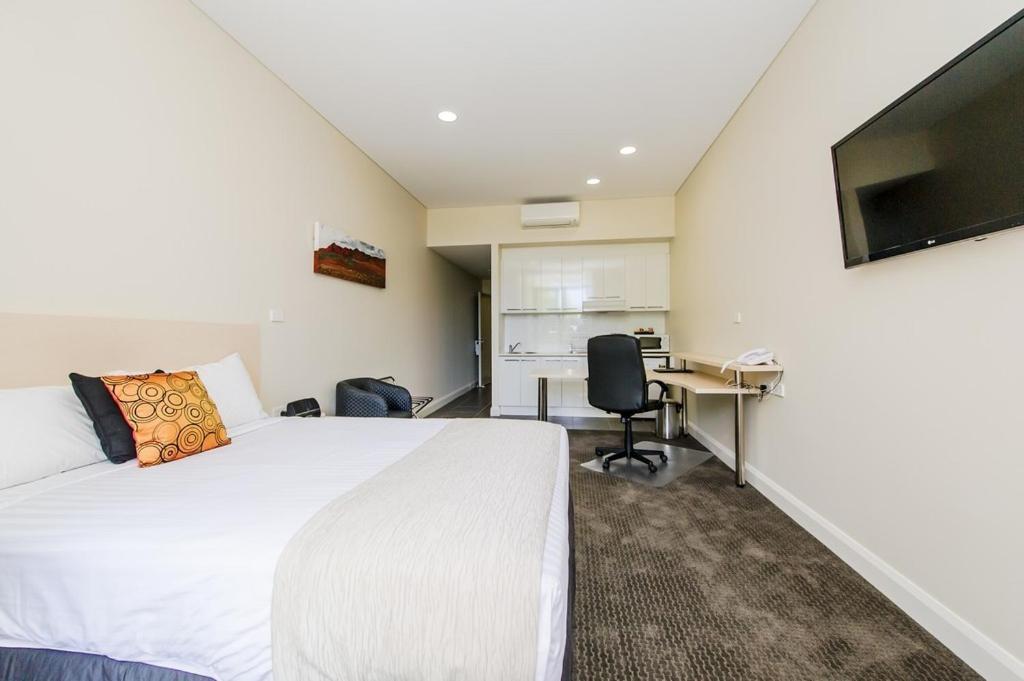 Belconnen Way Hotel & Serviced Apartments Canberra Exterior photo