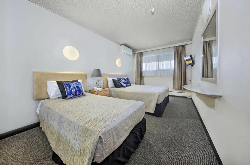 Belconnen Way Hotel & Serviced Apartments Canberra Exterior photo