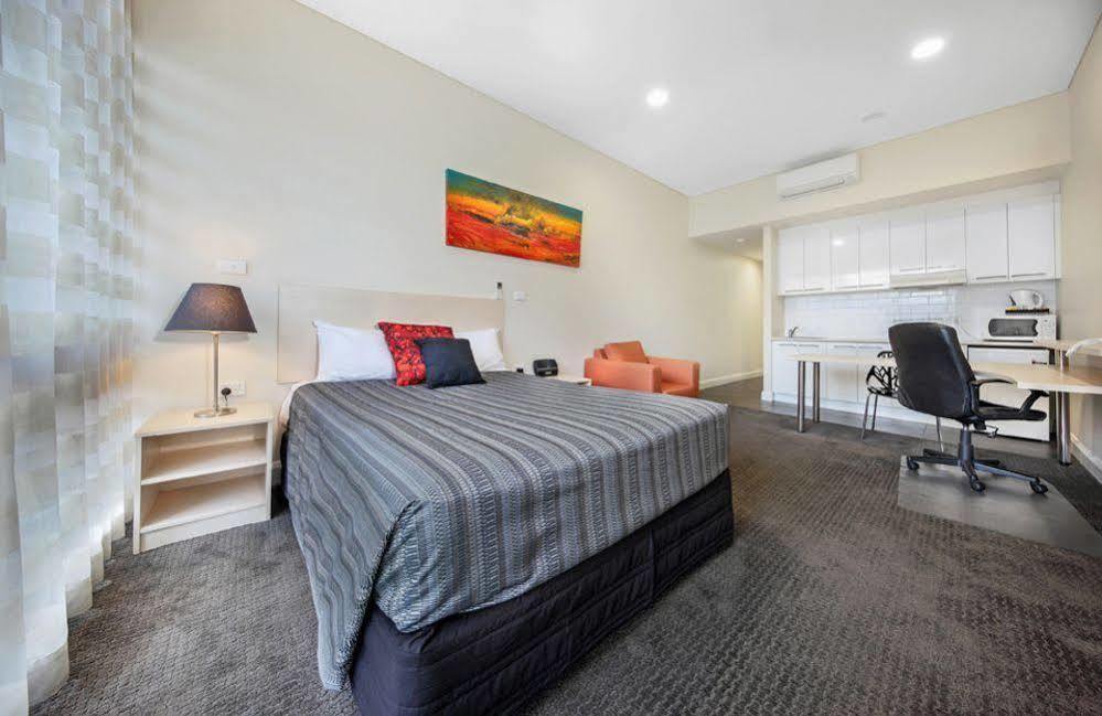 Belconnen Way Hotel & Serviced Apartments Canberra Exterior photo