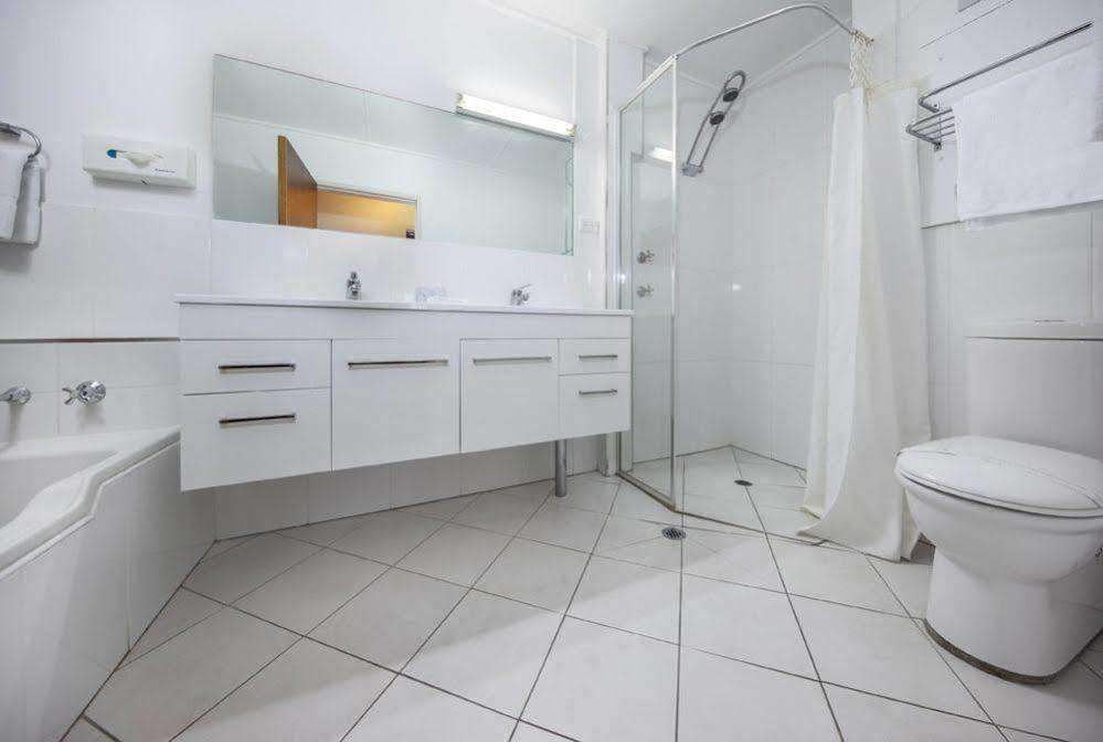 Belconnen Way Hotel & Serviced Apartments Canberra Exterior photo