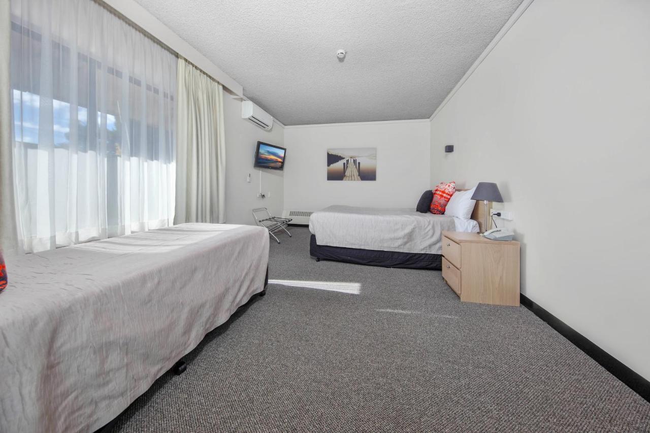 Belconnen Way Hotel & Serviced Apartments Canberra Exterior photo