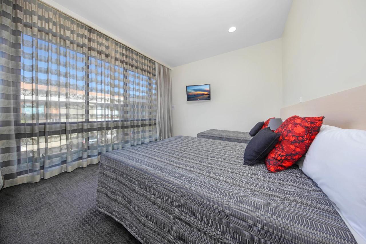 Belconnen Way Hotel & Serviced Apartments Canberra Exterior photo